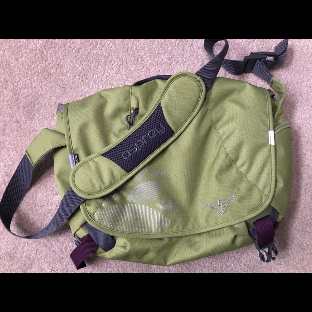 Osprey messenger computer bag